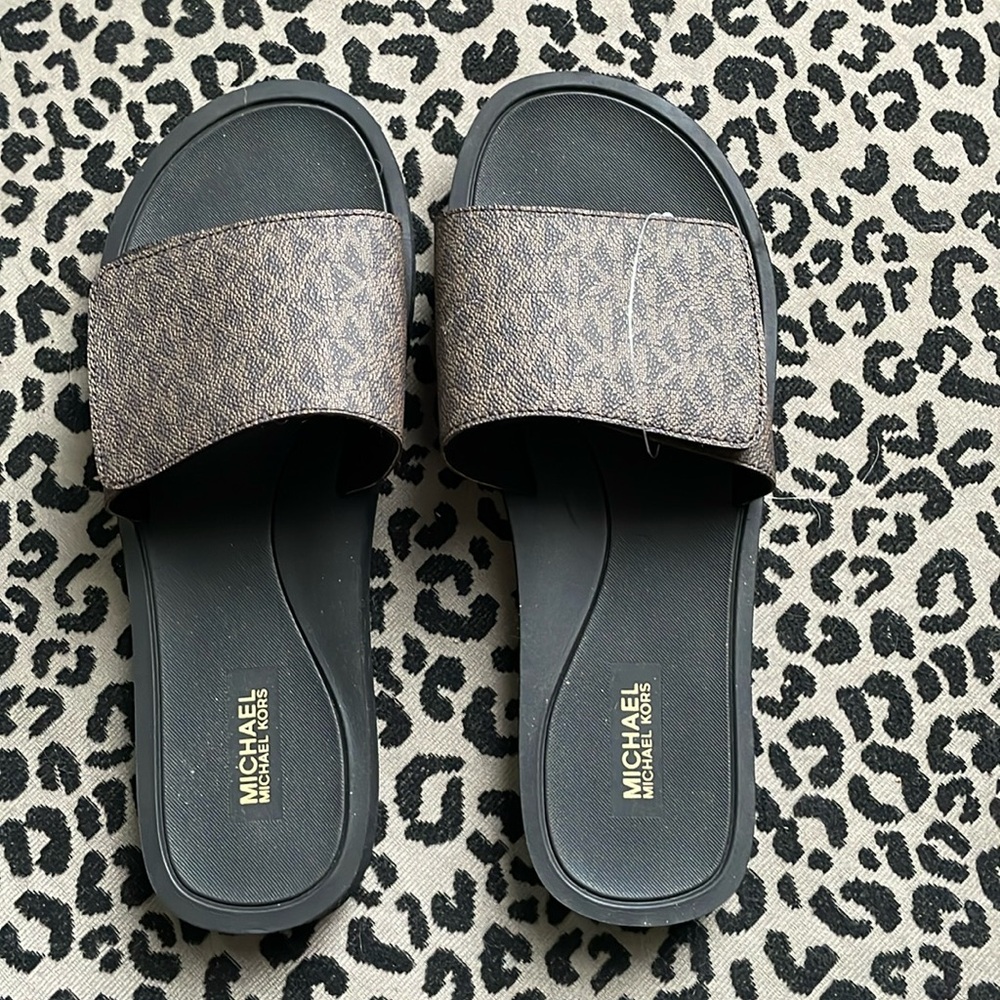 Michael Michael Kors slides
